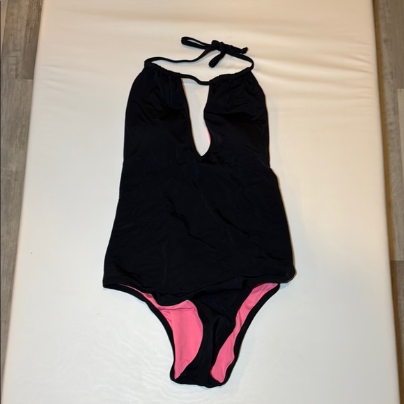 Victoria’s Secret Pink One-Piece Swimsuit Keyhole Front Size Large - Picture 1 of 8